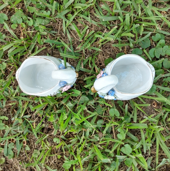 Miniature Glass Swans - Picture 2 of 4